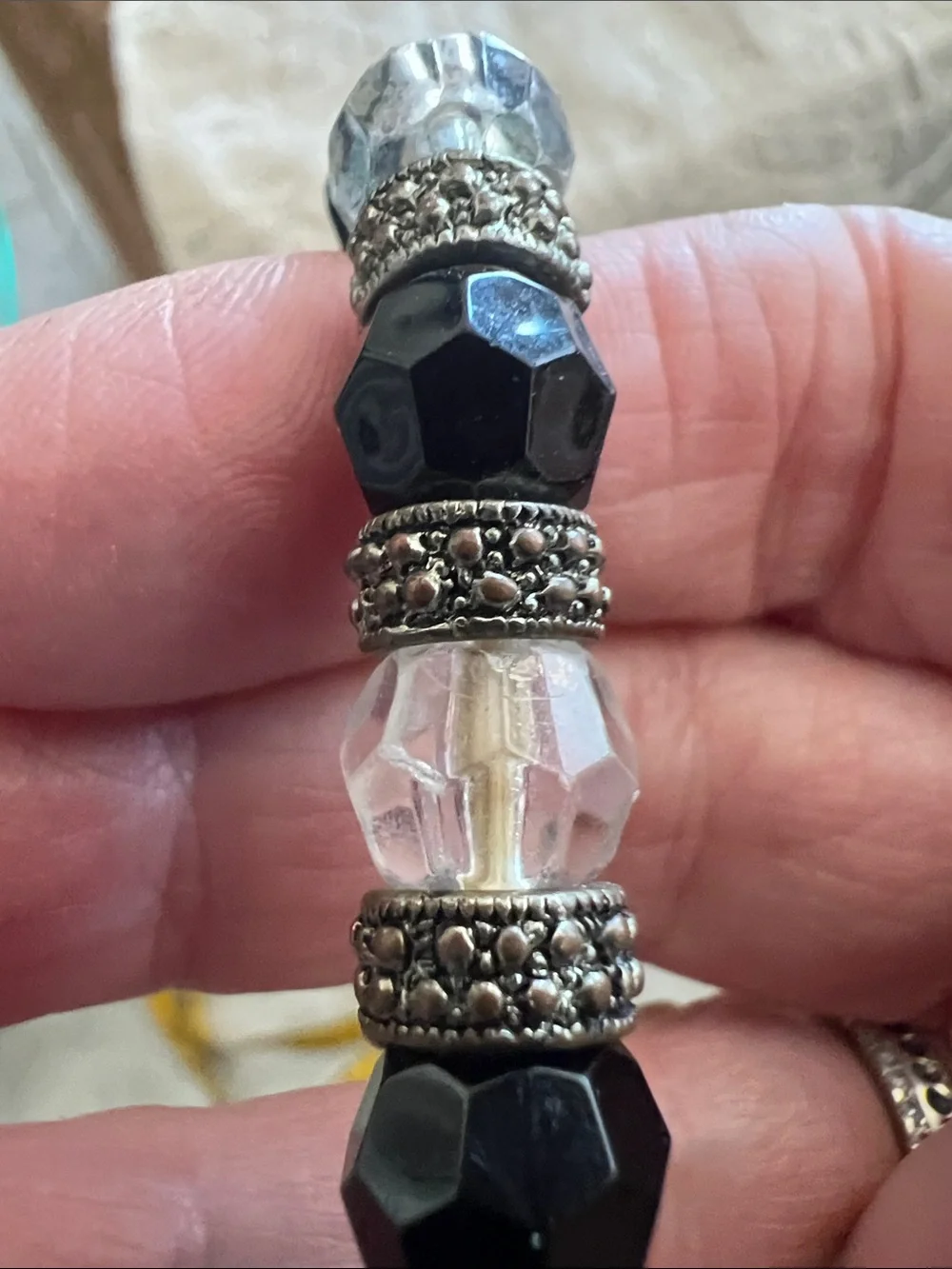 VTG Black and Clear Beaded prayer box Bracelet - Picture 7 of 7
